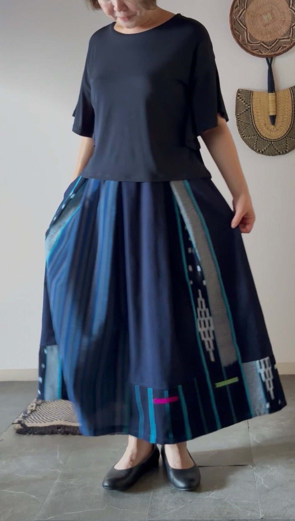 －水面みなも（ライトブルー）－縞ひとえ  西アフリカ バウレ族の藍染布 × 久留米絣のスカート