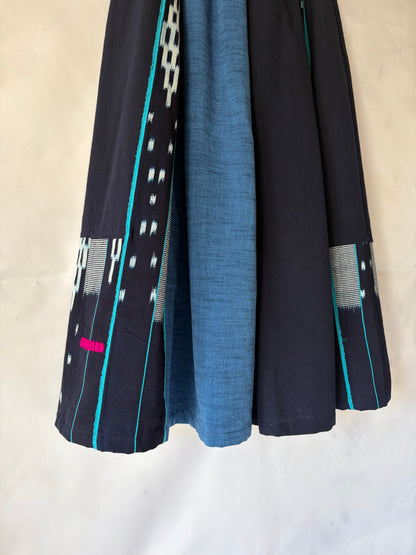 －よぞら（ライトブルー）－ 縞と無地 西アフリカ バウレ族の藍染布 × 久留米絣のスカート