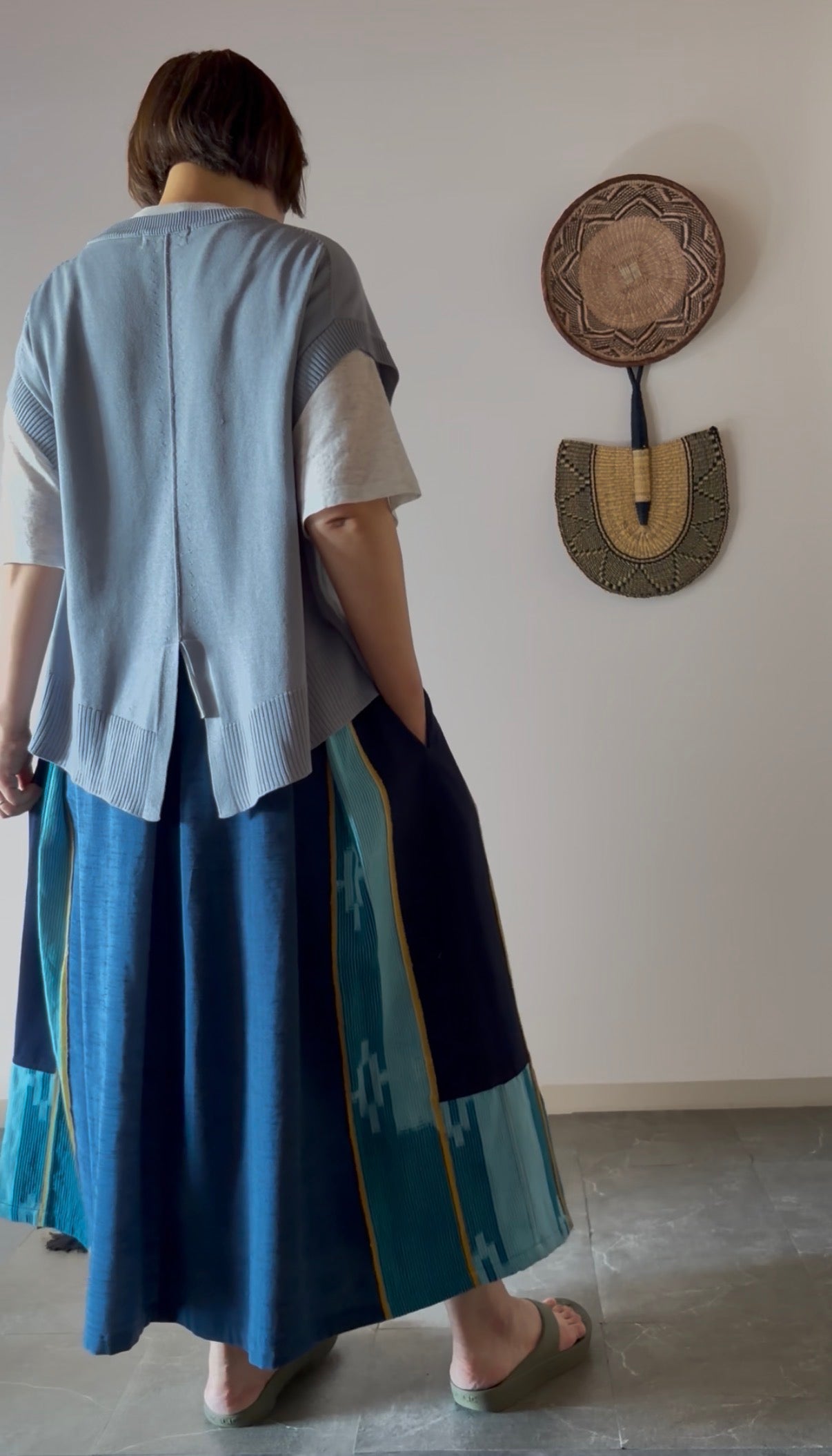 －水浅葱 みずあさぎ（ミントブルー）－縞と無地  西アフリカ バウレ族の藍染布 × 久留米絣のスカート